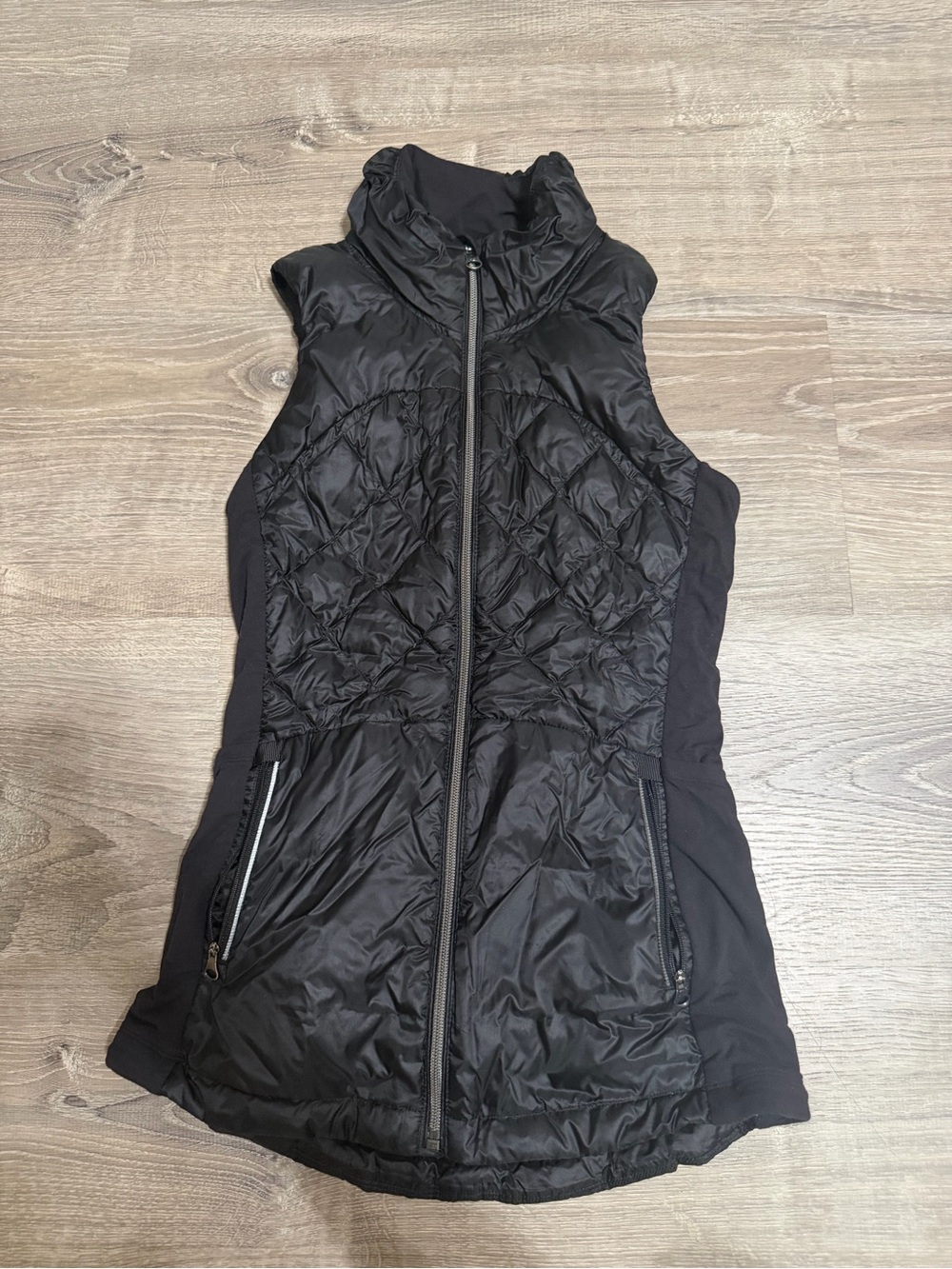 Lululemon Down For A Run Vest Women's 0 Black Puffer Quilted Insulated Running